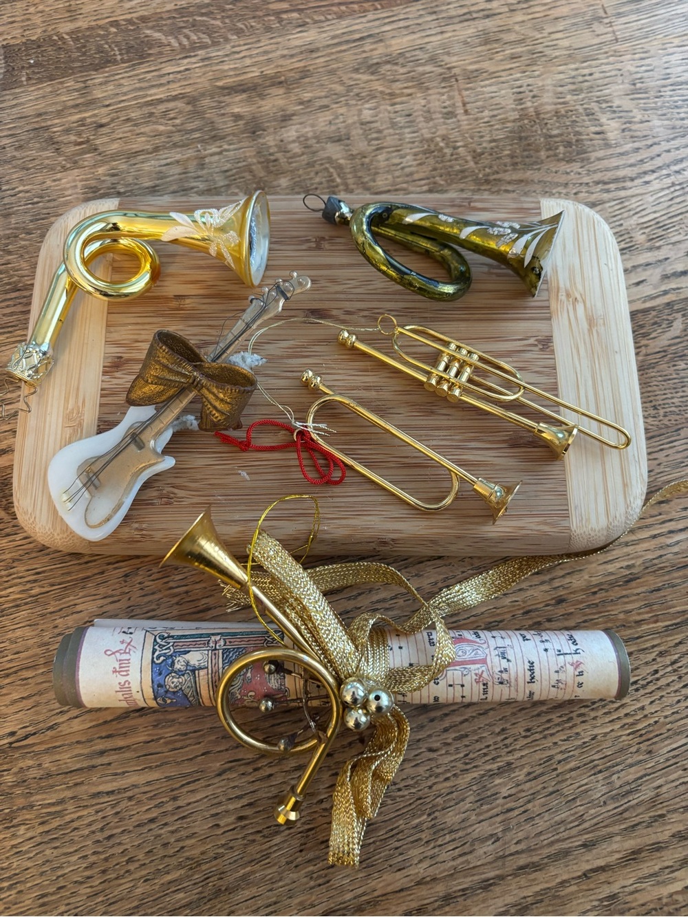 Six Vintage Musical Instrument Ornaments. Trumpet, trombone, horns & guitar
